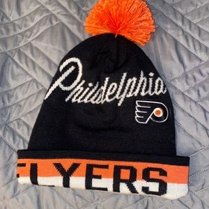 Philadelphia flyers logo beanie